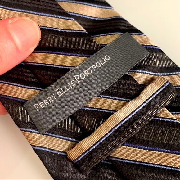 Perry Ellis Striped Tie - Picture 3 of 7